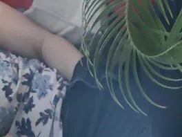 Teen bionda con bretelle video porno trans cazzi enormi lo scopa fino a farlo venire