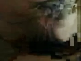 Adolescente vivace e sexy riceve un creampie gocciolante di Halloween video trans con dildo