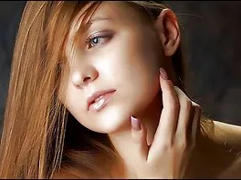 Il cupcake dai capelli video lesbo e trans rossi sembra pronto per il cazzo